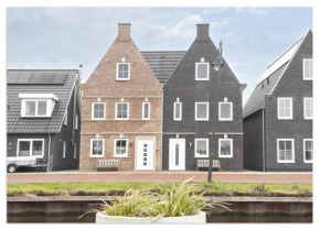 Waterluxe Villa in Stavoren